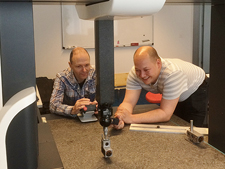  Our service technicians Markus Lehner (left) and Fabian Stieger (right)